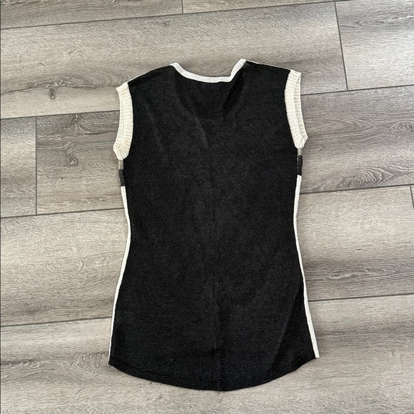 Vex and co Y2K vibes butterfly stud top small - Picture 6 of 6